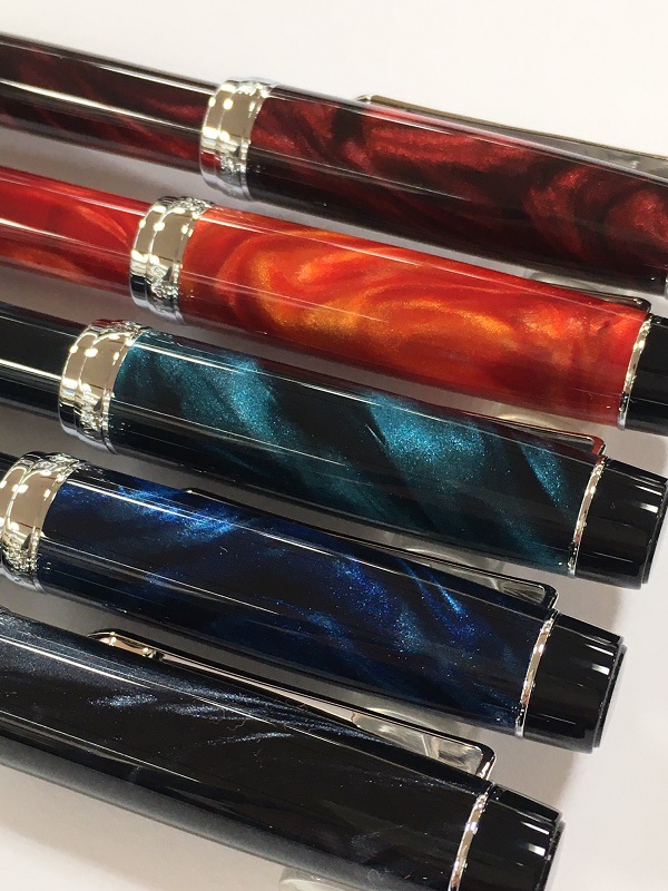 本店3階】マーブル模様の上品で艶やかな万年筆 | 石丸文行