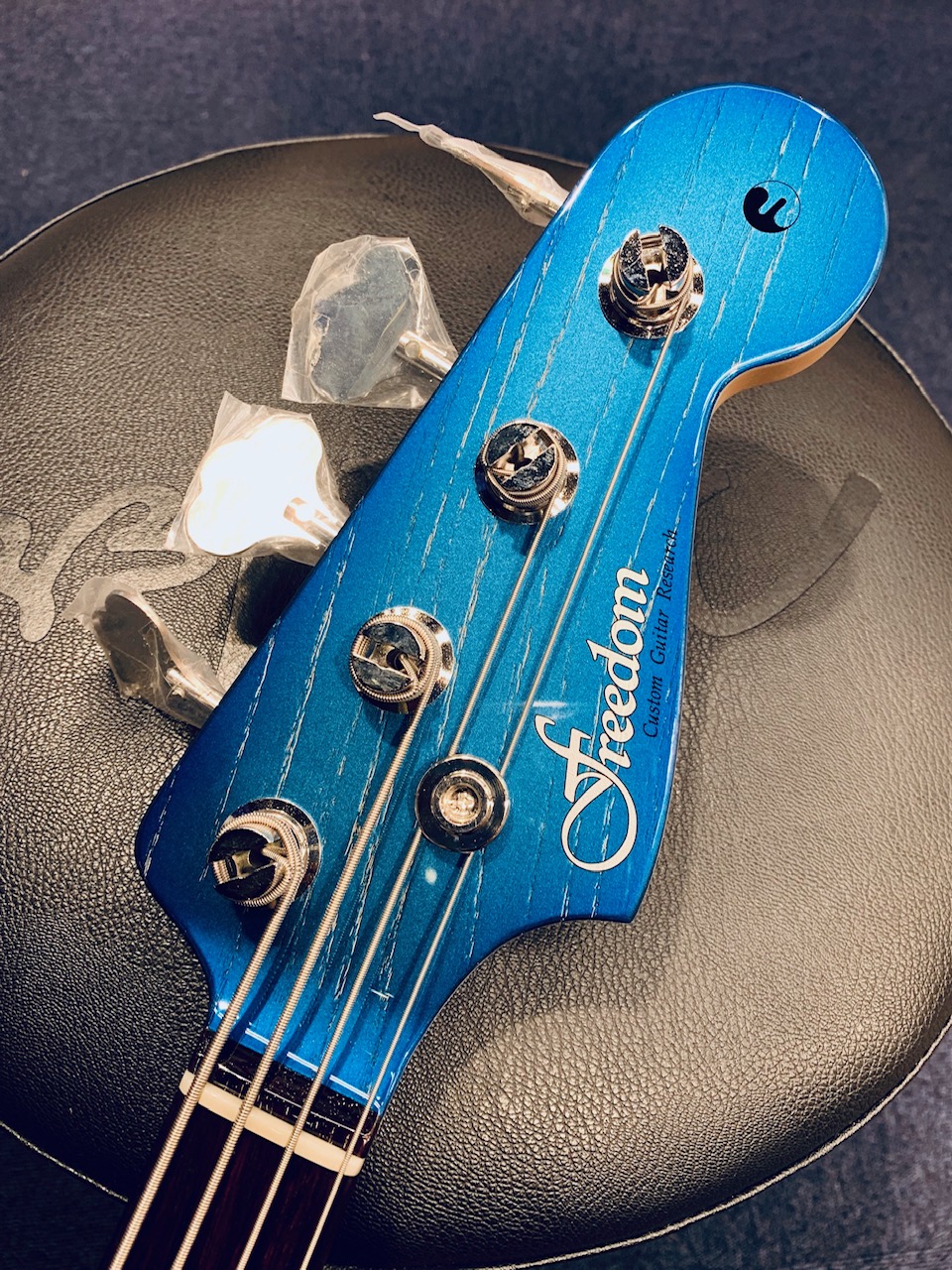 Gypsy Rose エレキベース 青 Gypsy Rose エレキベース 青 Gypsy Rose