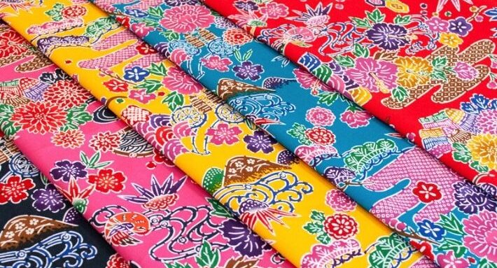 綿ブロードプリント紅型山花文様 サンプル | 布生地専門イワキ