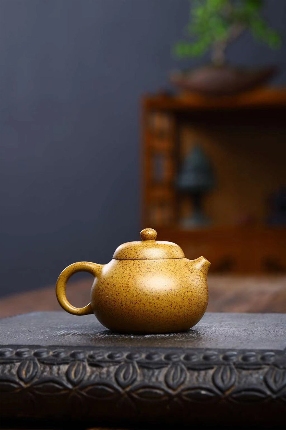 茶道具 中国宜興 紫砂細工彫り『松竹梅』 小ぶり急須 手造り紫砂壺