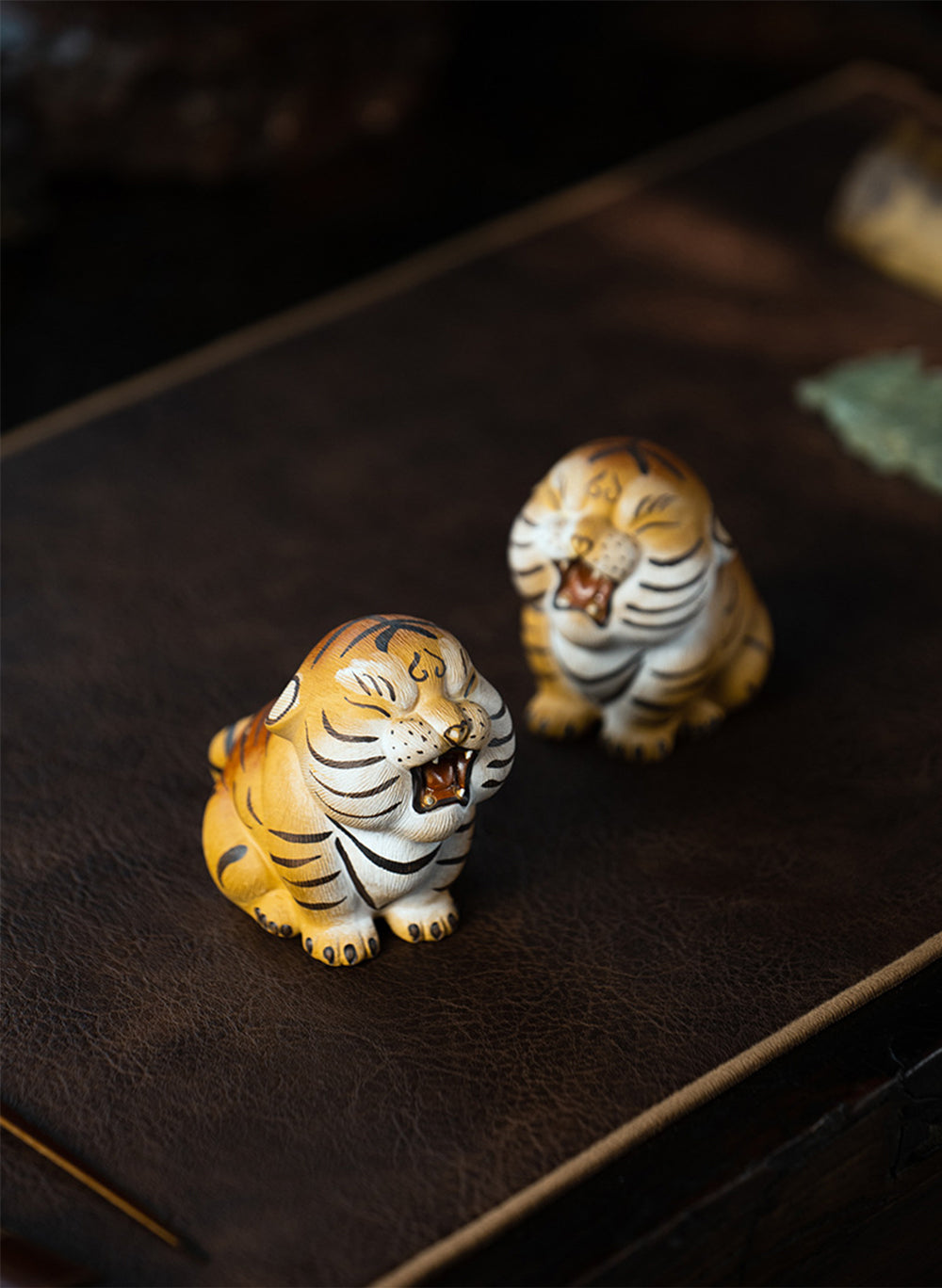 IwaiLoft 虎の置物 2022年の干支の寅の置物 虎 トラ 陶器 茶寵 手作り