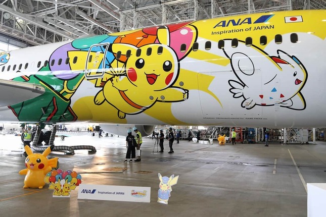 ANA 全日空 787-9 ポケモン ピカチュウジェット AV スタンド付き ANA