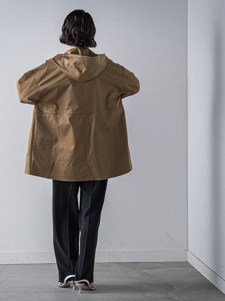 シルエットの変化が楽しめる”ストレッチマウンテンパーカー | la.f