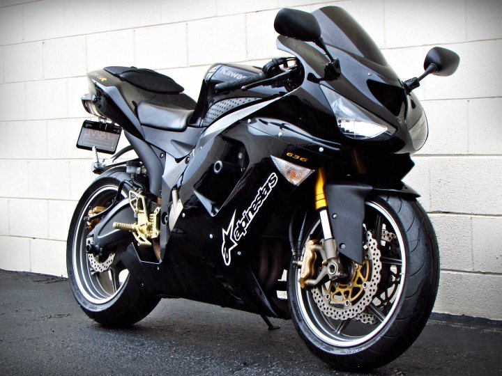 黒ミャクミャク 2006 Kawasaki Ninja ZX-6R 636 For Sale • J&M