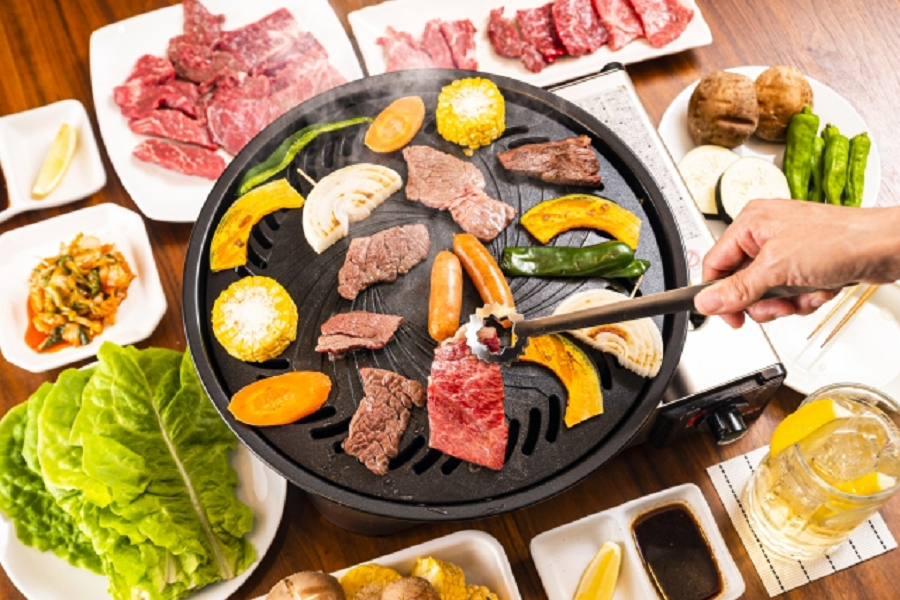 厳選冷蔵】鹿児島黒牛 特選肉くらべ焼肉セット: お肉の宅配 肉市場