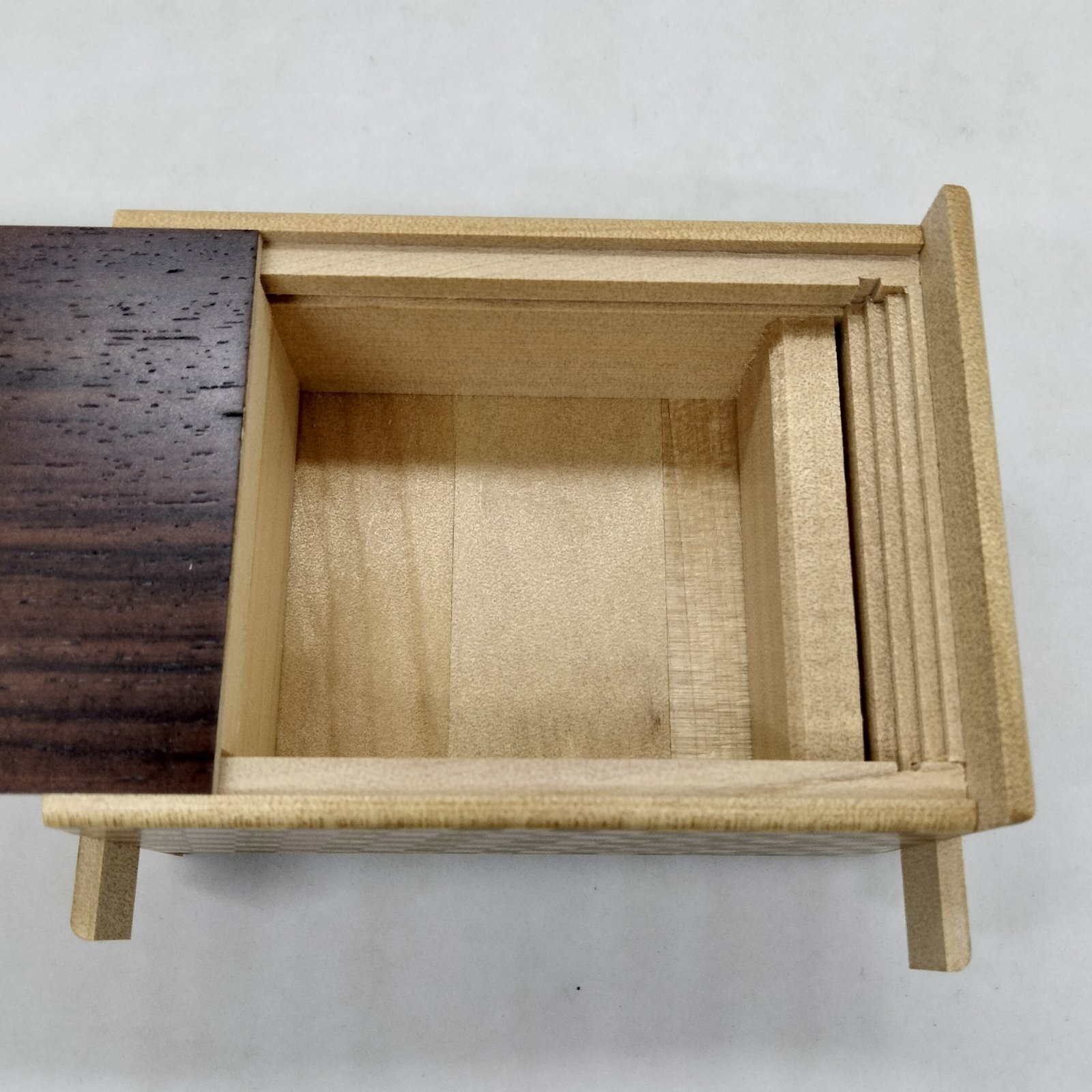 27 steps Rosewood/Ichimatsu 4 sun Japanese puzzle box Himitsu-bako