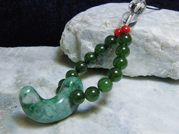 縄文〜弥生時代勾玉翡翠緑色石