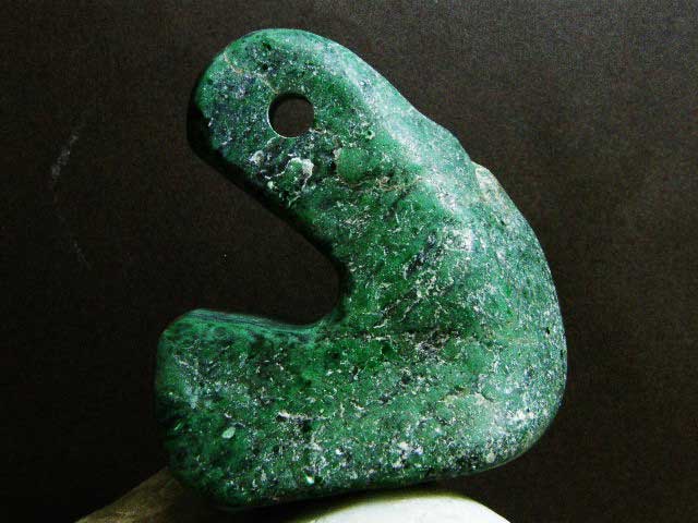 ☆古墳期 『糸魚川紫翡翠勾玉』5.20cm。超琅玕翡翠。宝石質の巨大