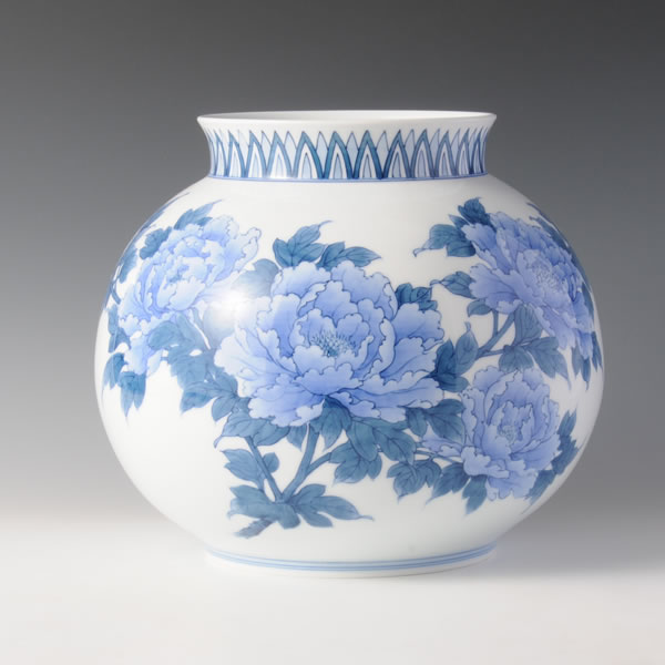 Japan Pottery Net / 鍋島染付牡丹文手造り花瓶