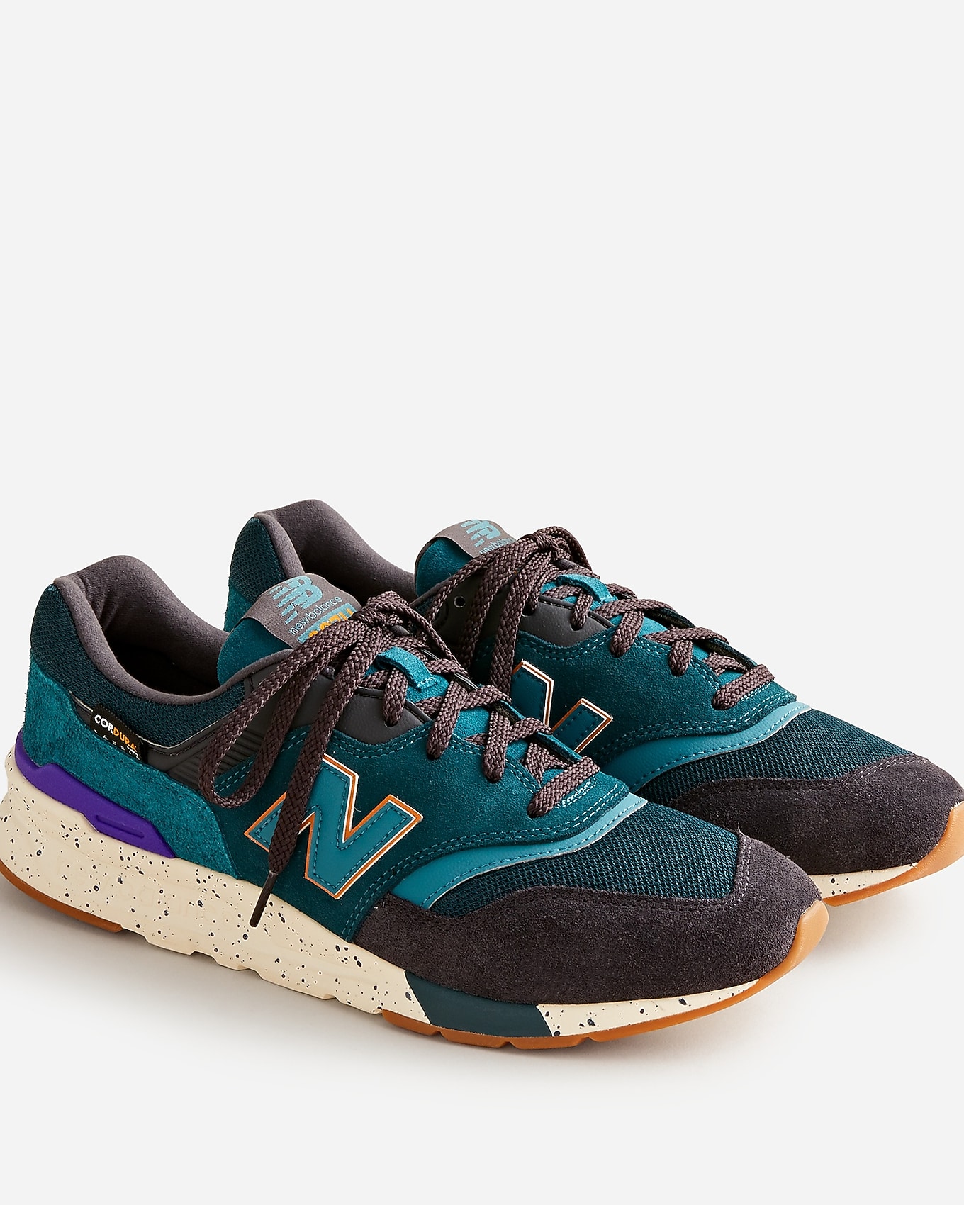 AZ777_EE0492?hei=1700&crop=0,0