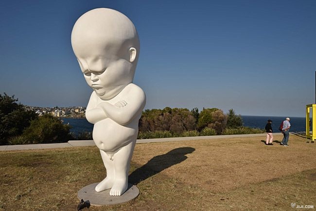 オーストラリア・シドニーのボンダイビーチにお…：爆発！モダンアート