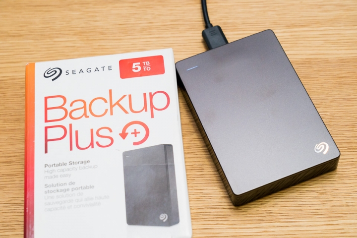 Seagateの2.5インチ外付けHDD、ノーマル5TBとFast 4TBとのサイズ＆速度