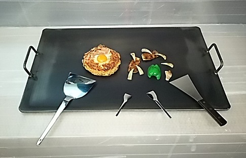 大プレス鉄板 持ち手付き お好み焼き鉄板 755x455x9mm