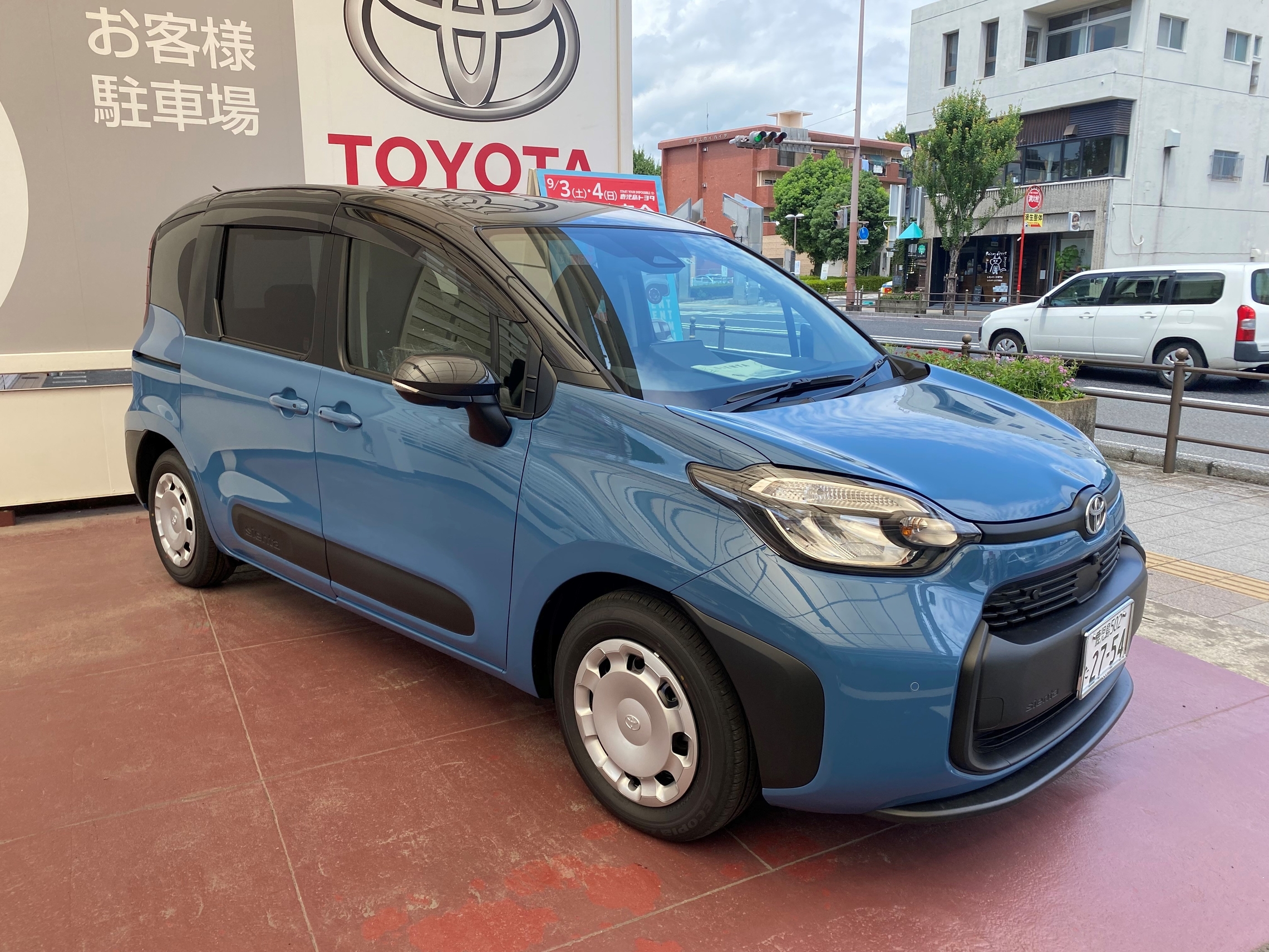 トヨタ シエンタ 1/30 スケール 青色 新型シエンタ発表！