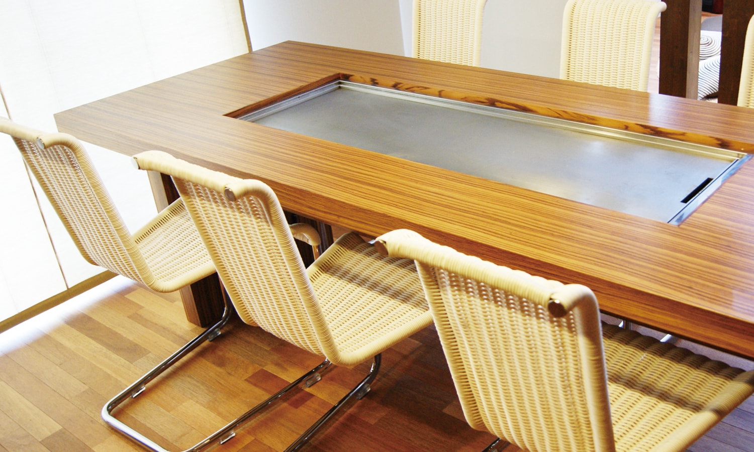 鉄板付テーブル