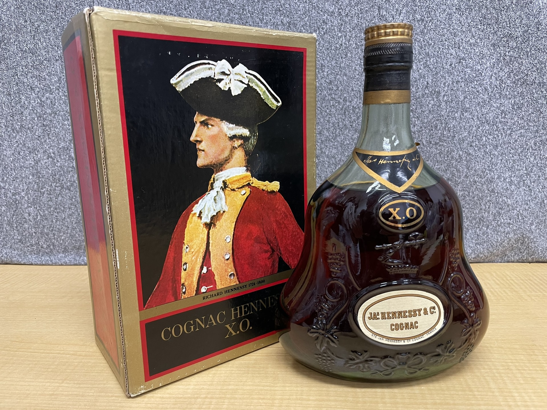 未開栓 ヘネシー ナポレオン コニャック 金キャップ 700ml 40% 箱付き