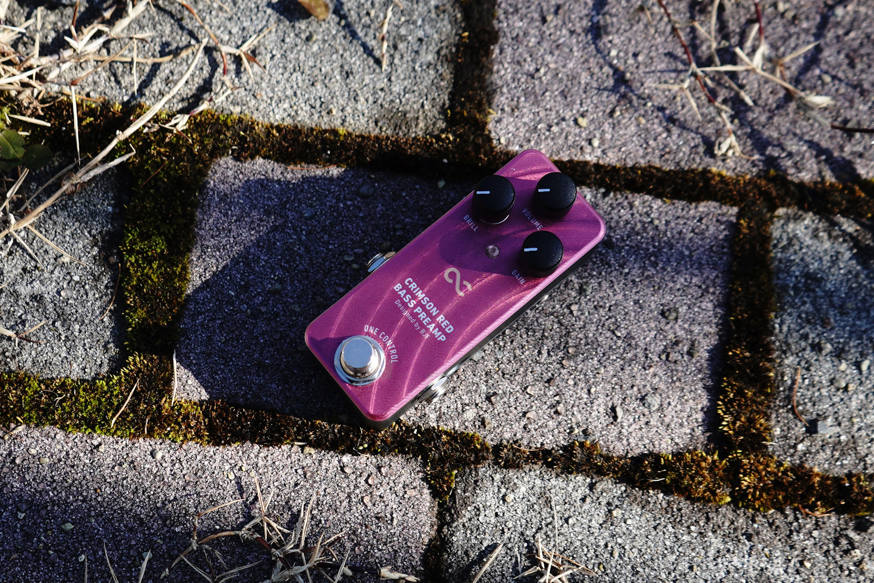 One Control CRIMSON RED BASS PREAMP – OneControl