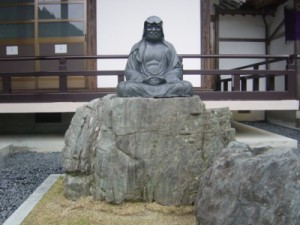 達磨大師座像 | 梵鐘・仏像・銅像・寺院仏具の 老子製作所