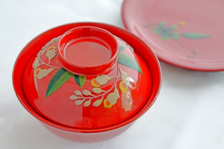 琉球漆器を普段使いに。琉球最古の老舗「角萬漆器【那覇】」 | よみ