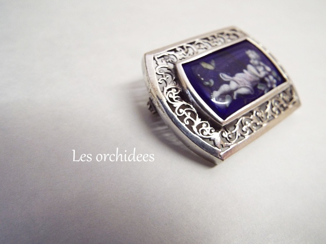 アンティーク エナメル プットーと蝶 ブローチ オルキデ 恵比寿