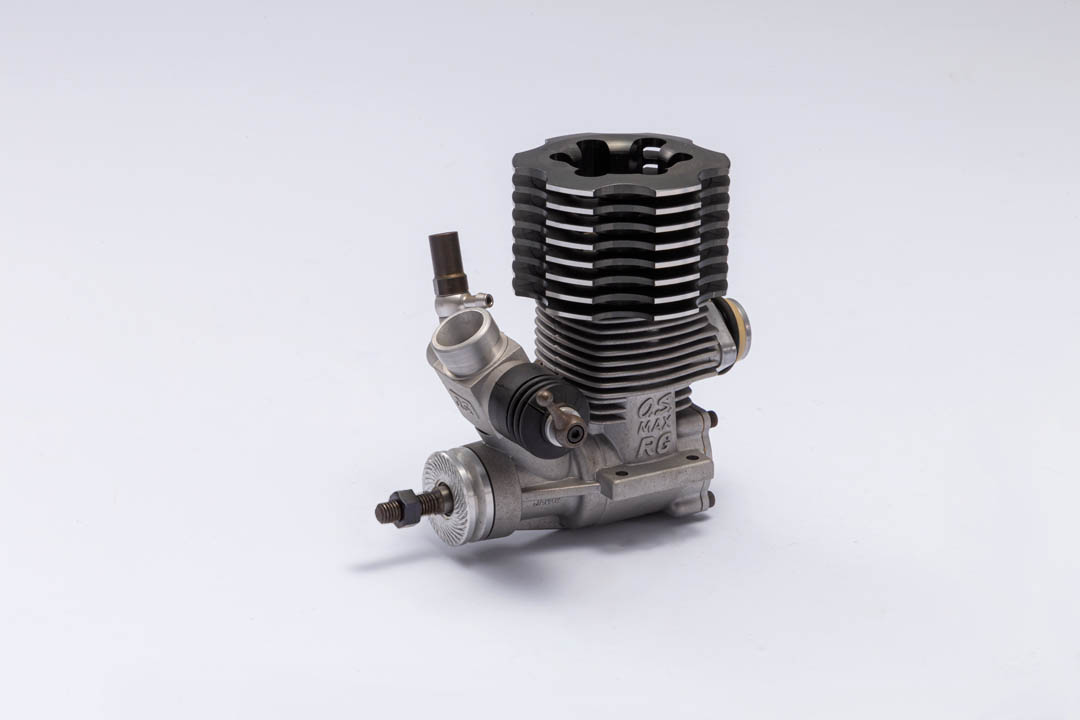 O.S. MAX R21 エンジン OS Engines MAX-R21 .21 Size Engine, 1/8 On