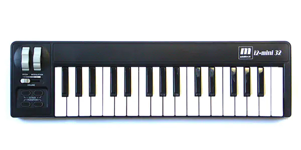 MIDITECHのMIDIキーボードi2 mini32をご紹介いたします。