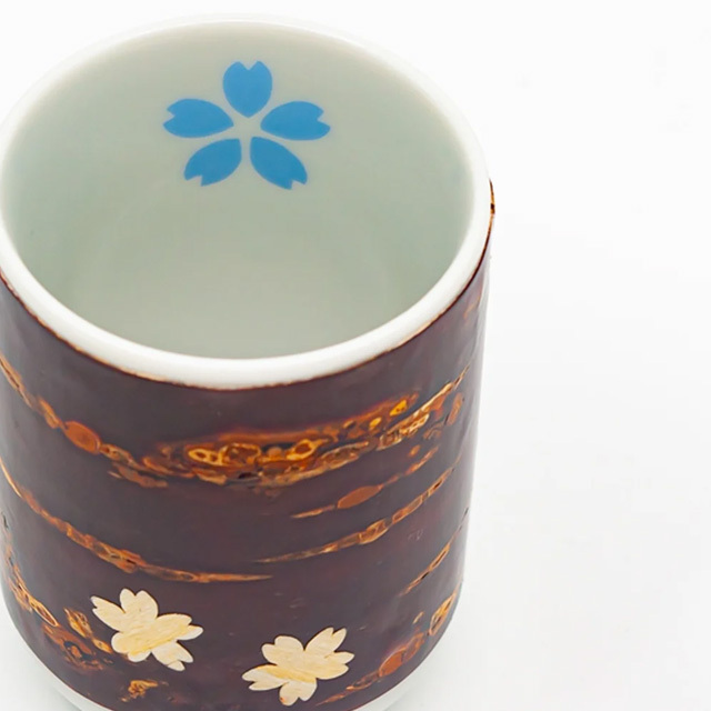 秋田の伝統工芸品 「樺細工」製 湯のみ 桜 （ブルー） 。桜皮細工