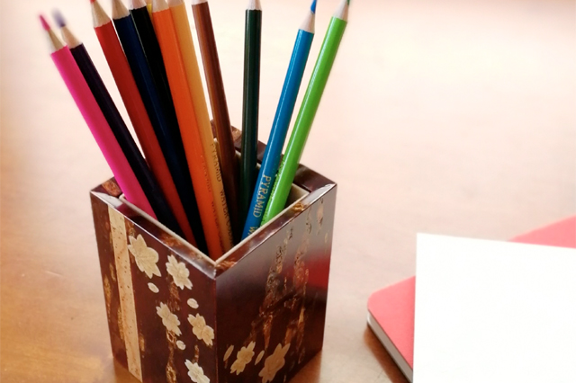 秋田の伝統工芸品「樺細工」製,春秋ペンスタンド。桜皮細工,ネット通販