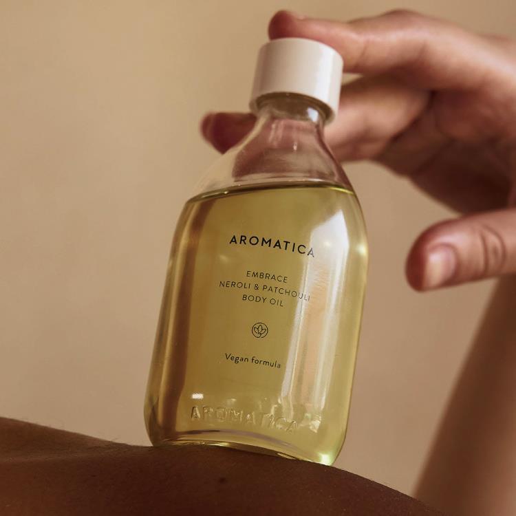 エンブレイスボディオイル 100ml: コスメ＆ビューティー | ロフト