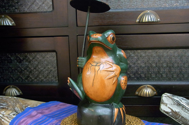 カエル彫刻付き木製オブジェと馬の彫刻セット 【公式通販】