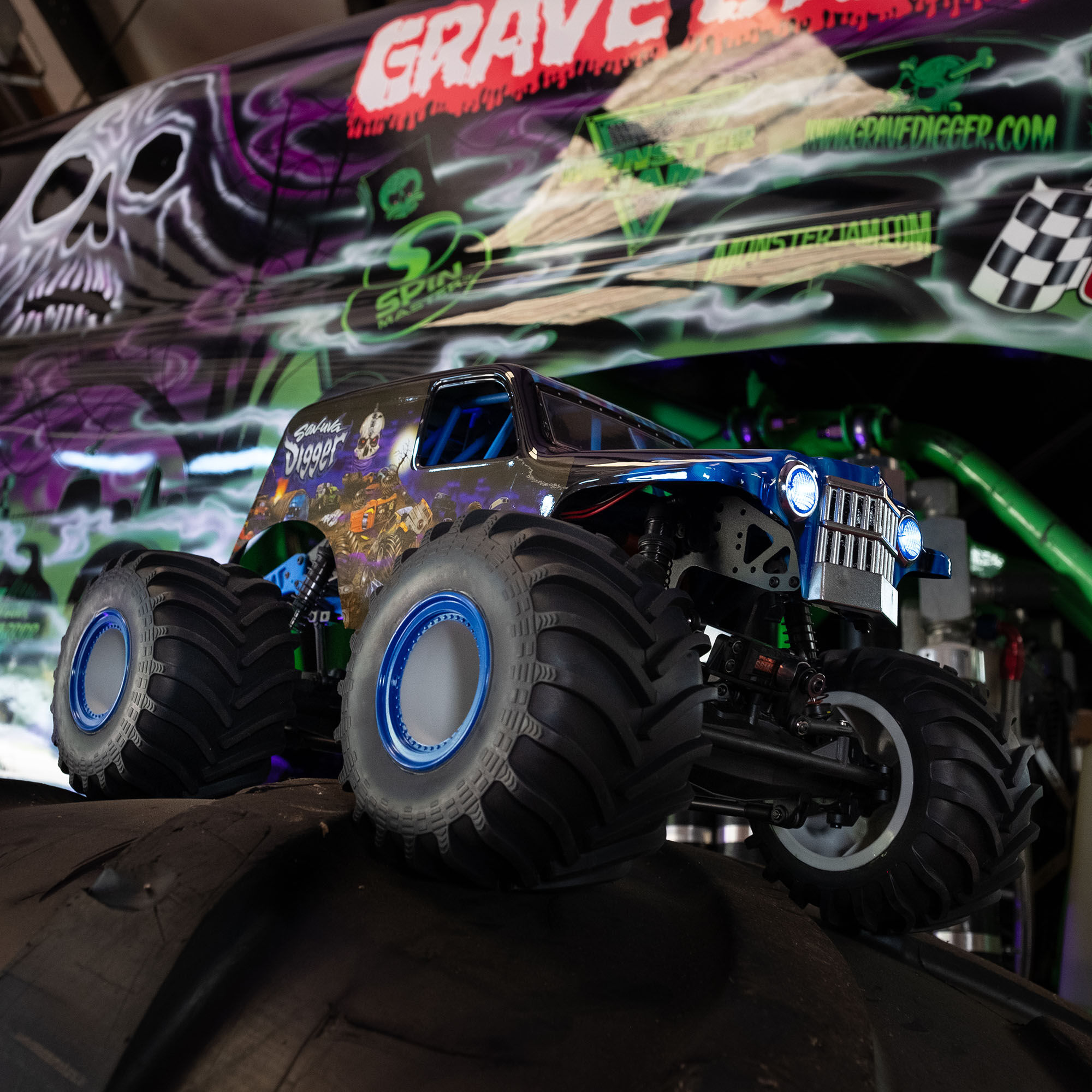 1/8 LMT Son Uva Digger 3S 4X4 RTR Brushless Monster Truck