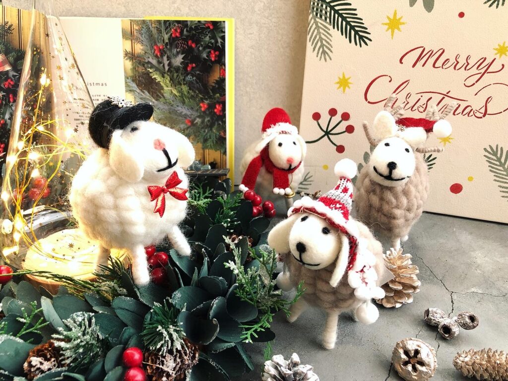 クリスマス飾りにぴったり♪羊毛のフェルト人形「モココ」！ - Labotto