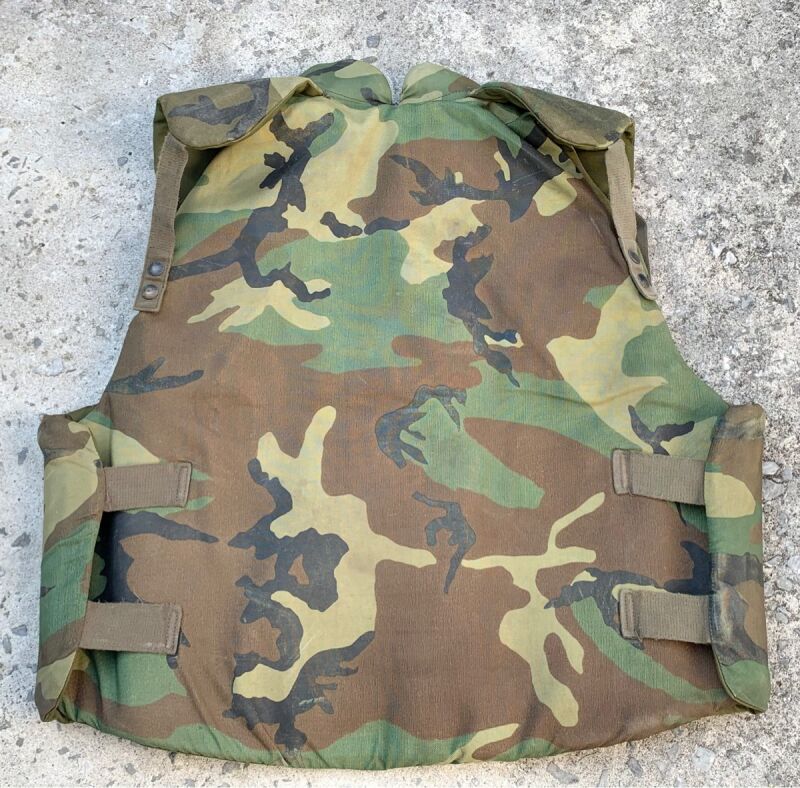 実物☆米軍本物☆ウッドランドカモ柄ボディアーマーベスト☆PASGTベスト