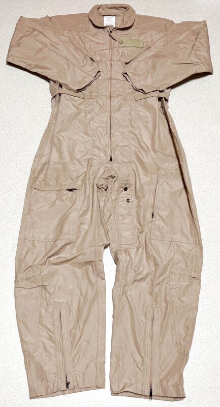 米軍実物 CWU27/P フライトスーツ タン カバーオール/つなぎ/CWU27/P