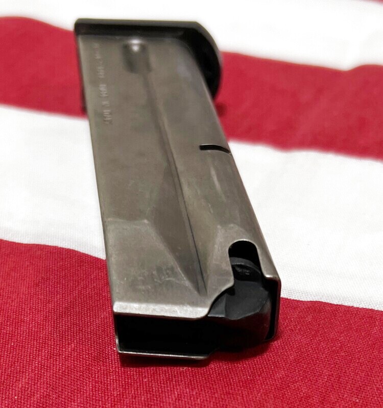 ベレッタ M9 15連 マガジン イタリア製 9mm ベレッタ M9 15連 マガジン