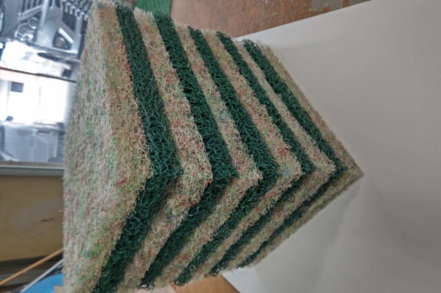 FRP濾過槽用マットろ材 錦鯉やらんちゅう用のFRP水槽、濾過槽のこと