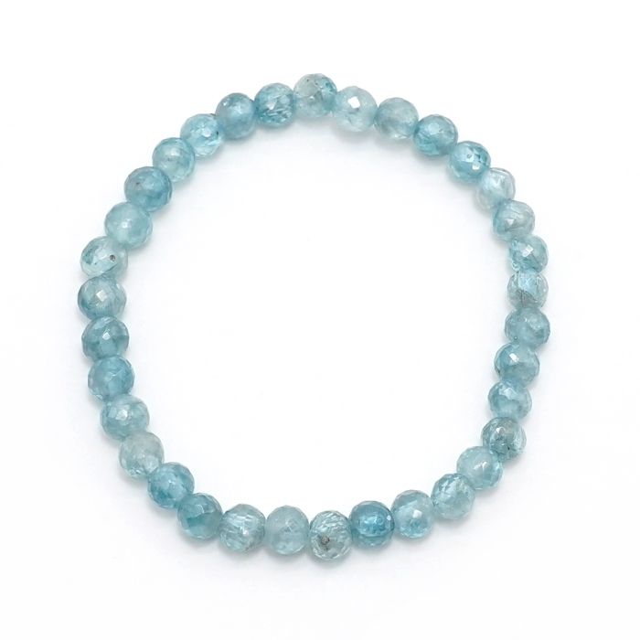 美しい青色が魅力的な世界最古の宝石 天然石アクセサリー