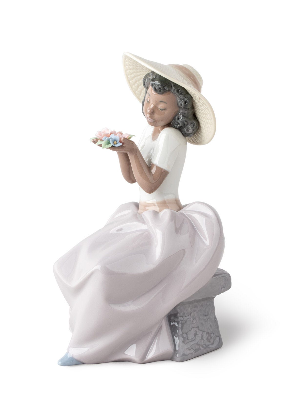 Sweet Fragrance Girl Figurine | Lladró® USA