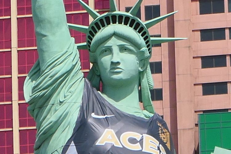 郵政公社がニセモノの自由の女神にだまされた？！ | ラスベガス大全