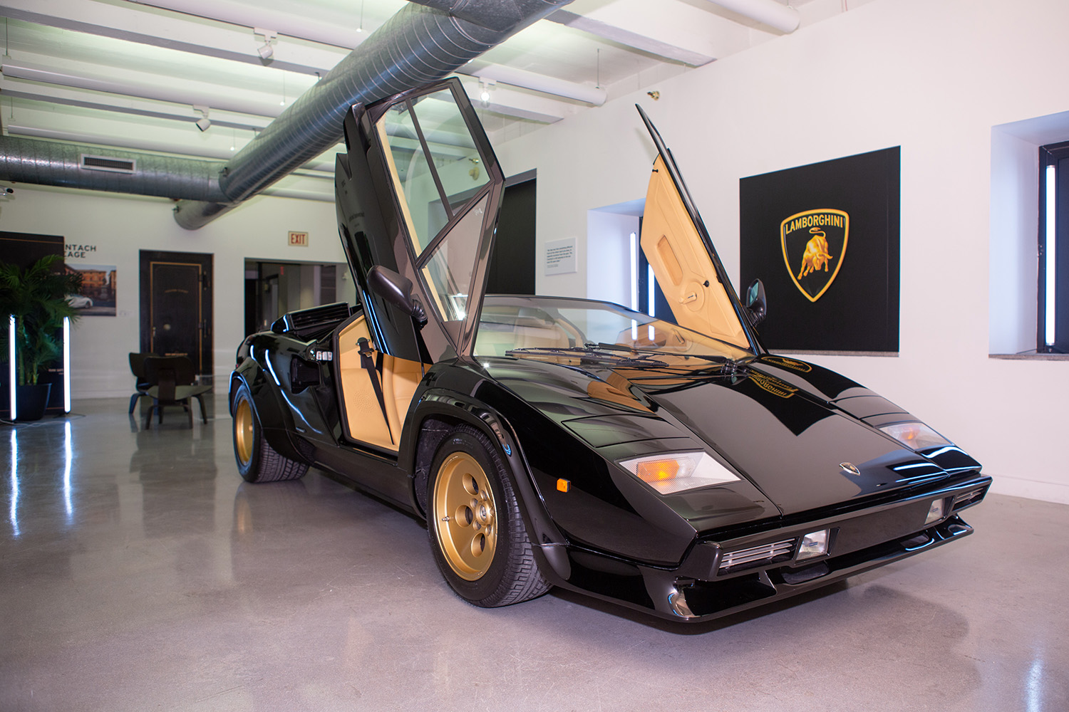 Lamborghini Countach Replica Only Has 135 Horsepower