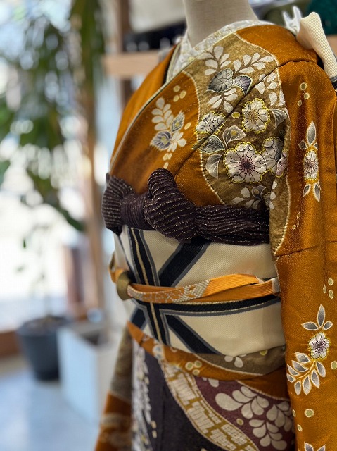 幻の花 辻が花染手描き友禅 豪華な絞り振袖 〈フルオーダーお仕立て