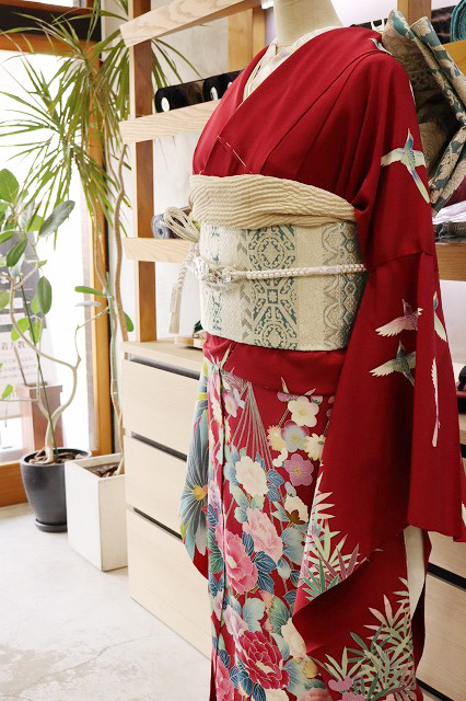 伝統の古典柄 正絹京友禅振袖 赤 〈フルオーダーお仕立て、ガード加工