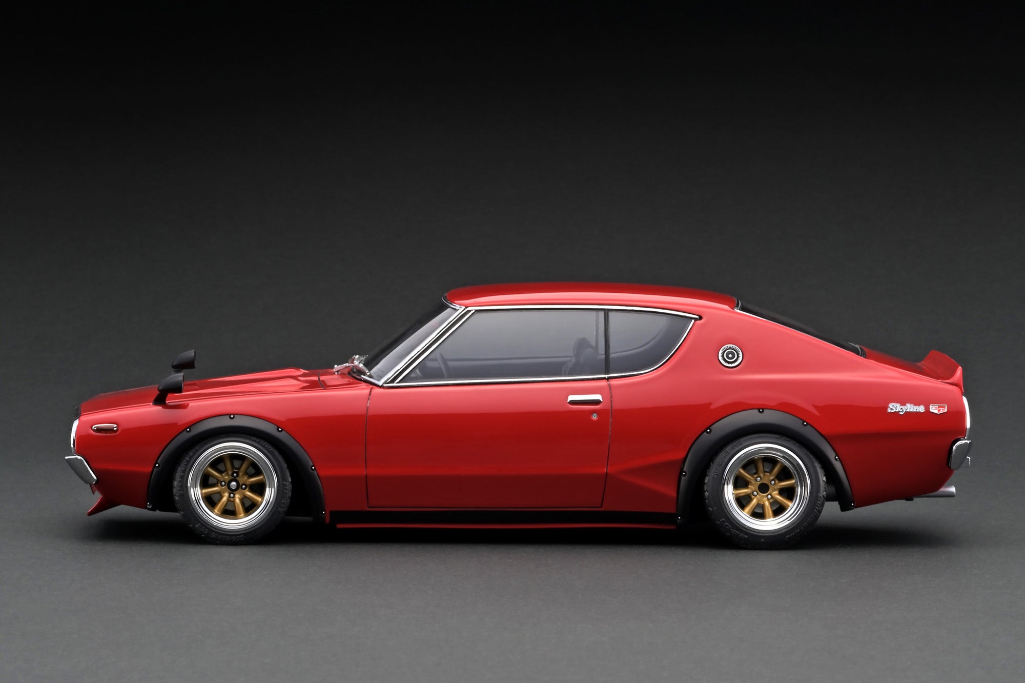 Ignition Model 1:18 Nissan Skyline 2000 GT-R (KPGC110) in Red