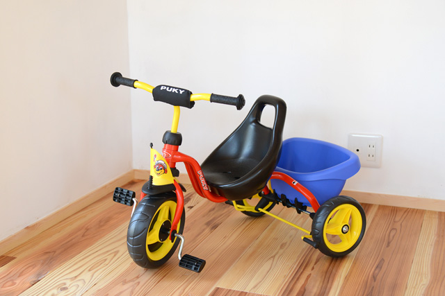 押し棒付き三輪車プッキー』三輪車とベビーカーが合体?! – TOYS&GIFTS MOMO