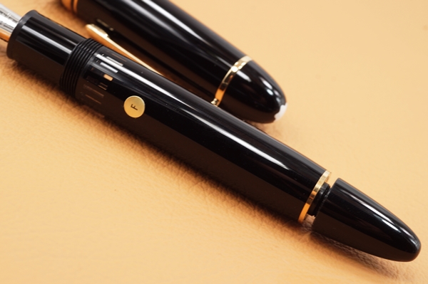 モンブラン 149 14C 中白 二段エボナイト芯 万年筆