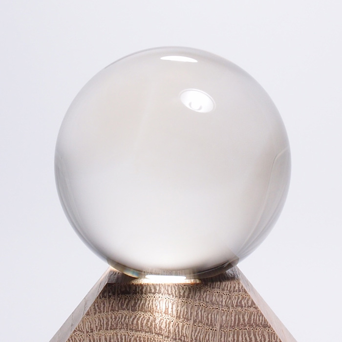 超巨大！煉水晶玉。美しい。