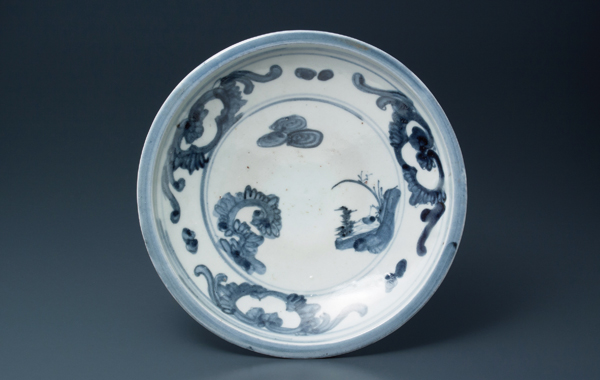 初期伊万里」青磁白磁染付竹葉文陶片 初期伊万里」青磁白磁染付竹