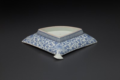 古伊万里金襴手波千鳥に幾何学紋の図熨斗型変形皿2枚E603AS-fbsj