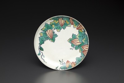 八角皿古伊万里菊文様御所車車輪龍竜雲竜明治色絵付赤絵イ号