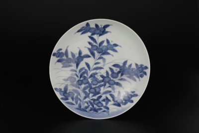 鍋島焼 染付 萩文 五寸皿 輪花皿 時代箱 V R8110 鍋島 | 畑萬陶苑